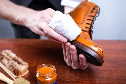 Lion-Boots-Guide: The Meditative Ritual of leather care